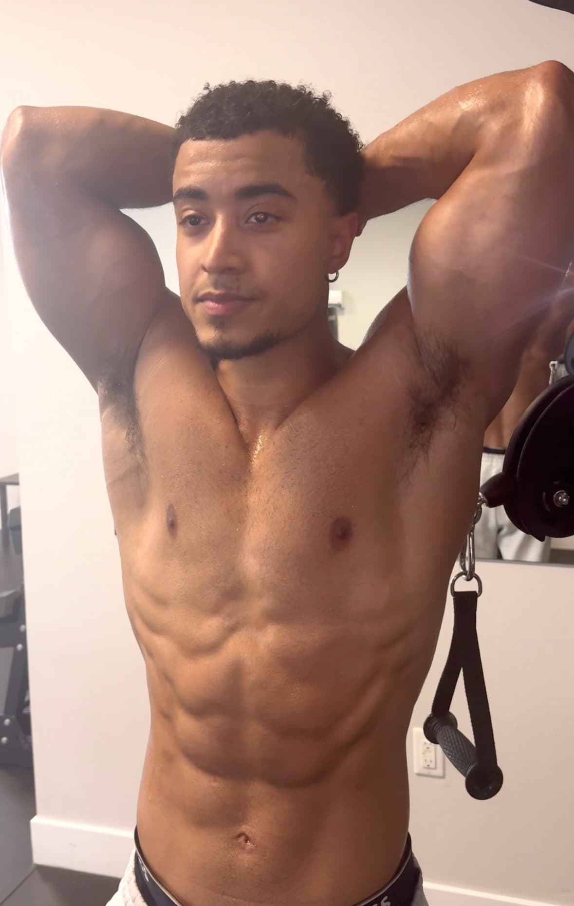 Creator front physique